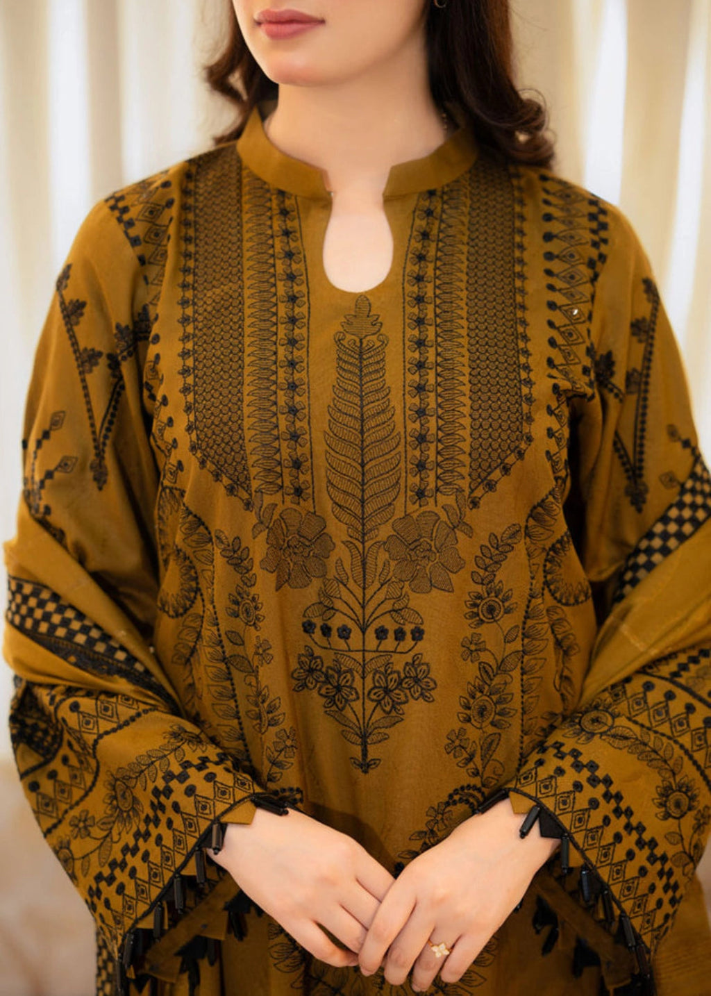 Lawn Embroidered 3Pc must
