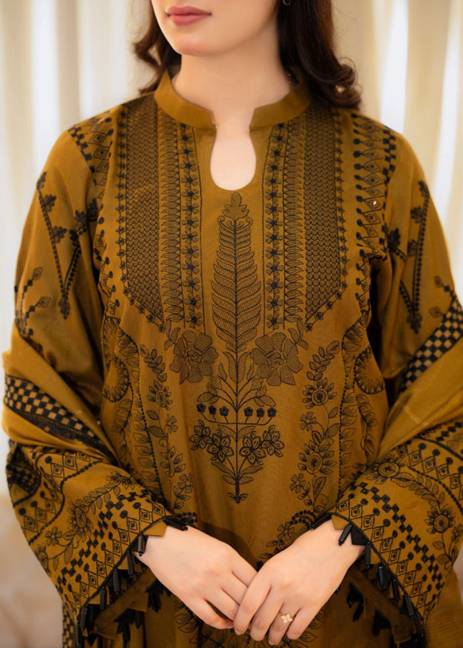 Lawn Embroidered 3Pc must