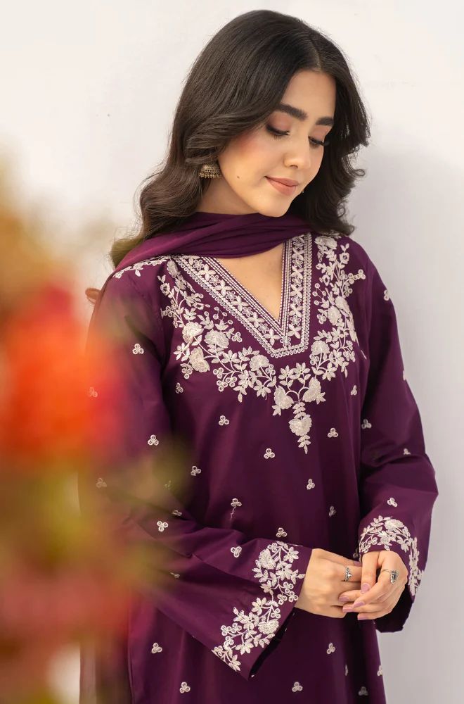 Lawn Embroidered 3Pc 545