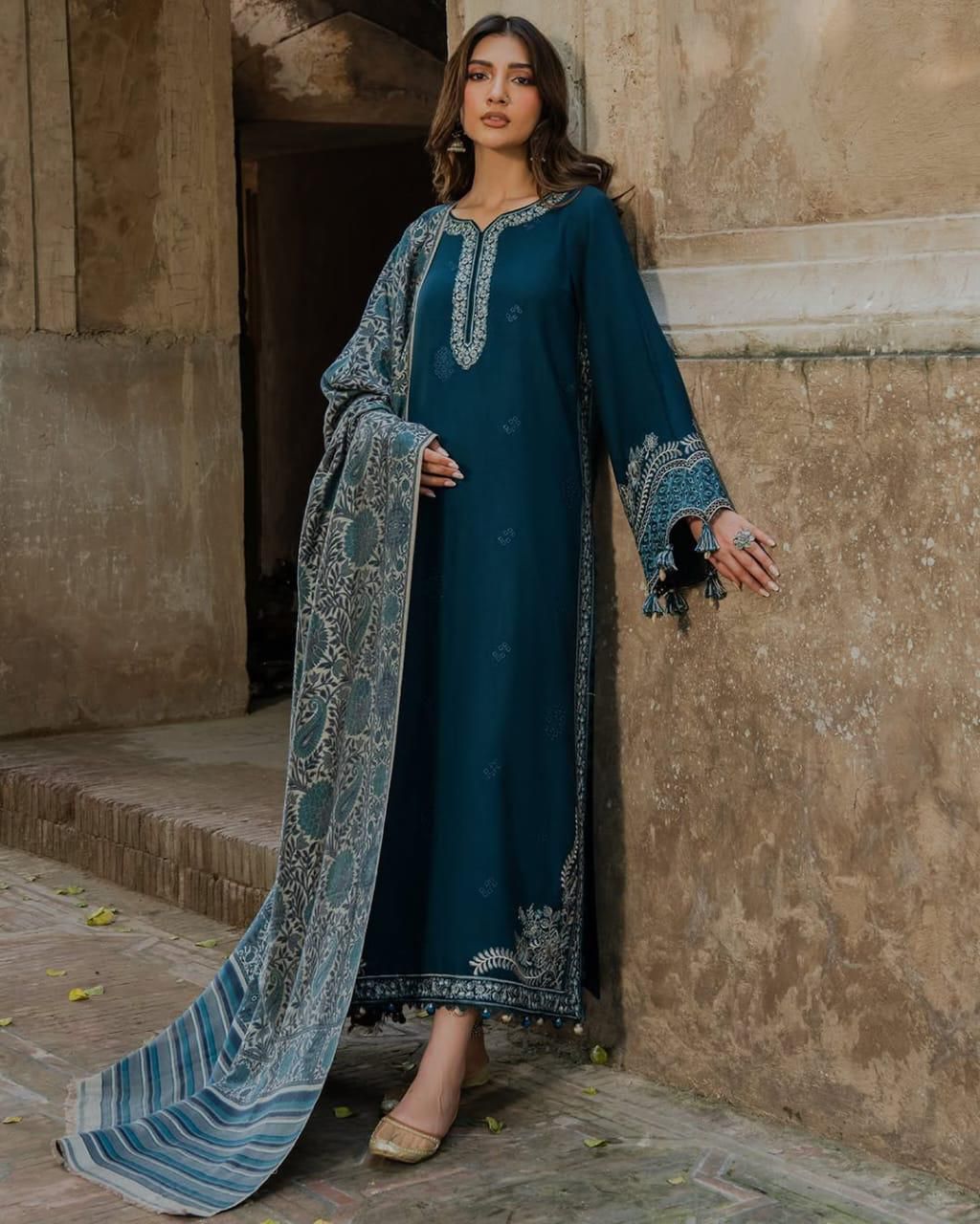 Lawn Embroidered 3Pc 520