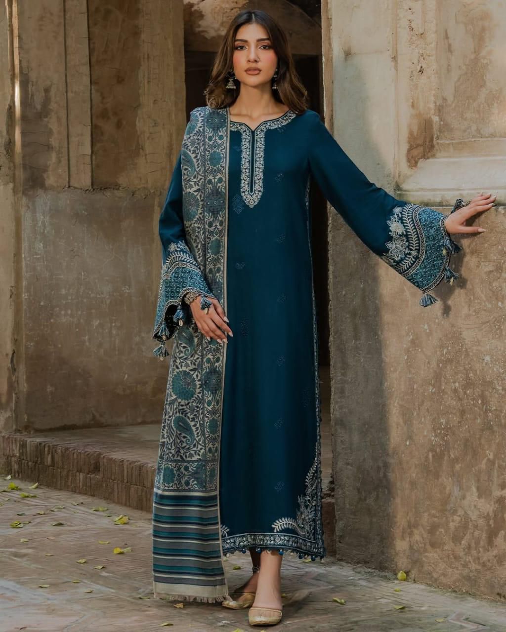 Lawn Embroidered 3Pc 520