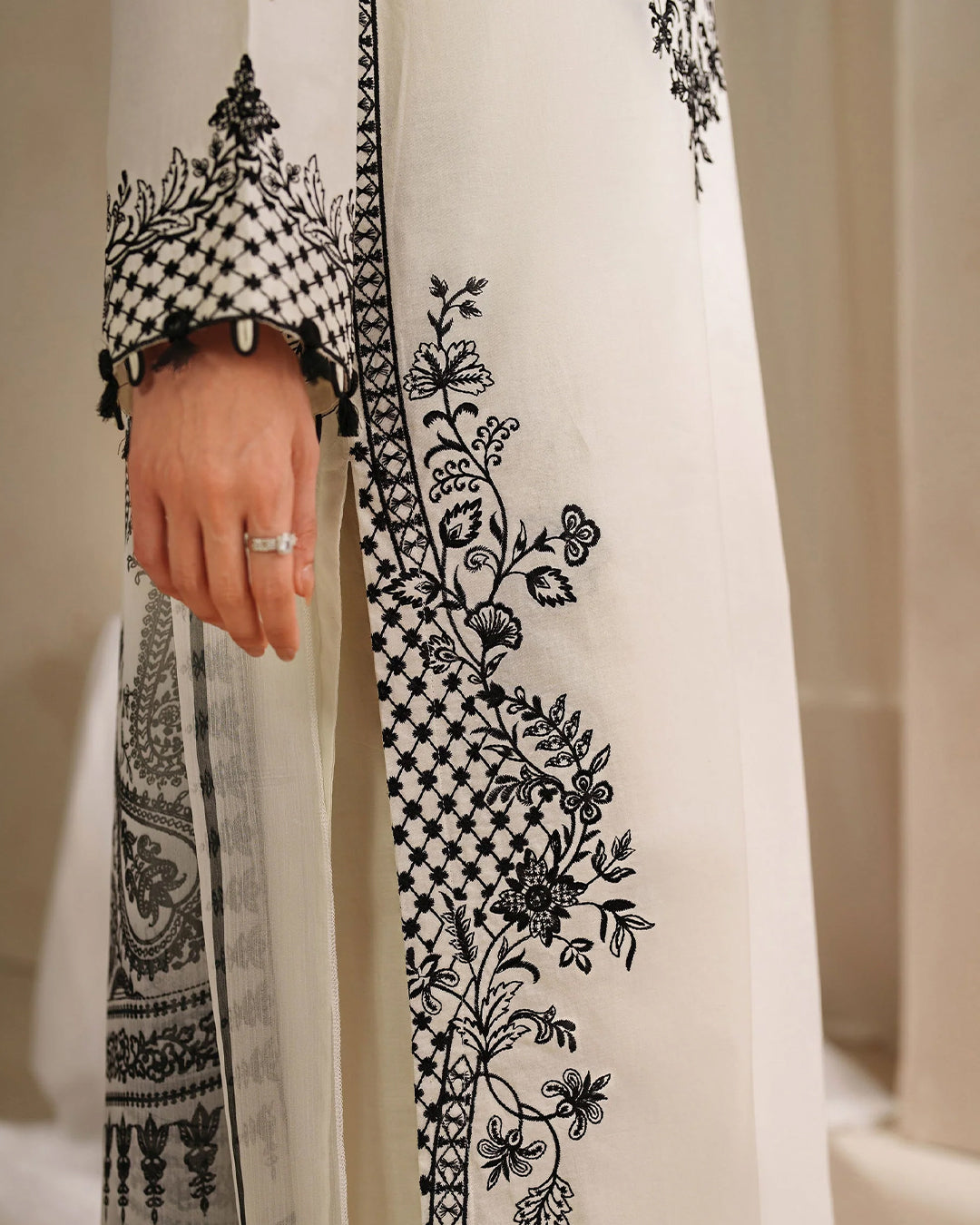 Lawm Embroidered 3Pc 519
